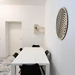 아파트 Koelner Street Loft ,neu Renoviert Fuer Bis Zu 5 Personen Mit Kueche Und Bad 뒤셀도르프