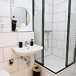 Koelner Street Loft ,neu Renoviert Fuer Bis Zu 5 Personen Mit Kueche Und Bad 뒤셀도르프