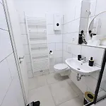 Koelner Street Loft ,neu Renoviert Fuer Bis Zu 5 Personen Mit Kueche Und Bad דירה דיסלדורף