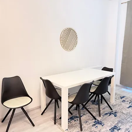 Koelner Street Loft ,neu Renoviert Fuer Bis Zu 5 Personen Mit Kueche Und Bad Apartmán *