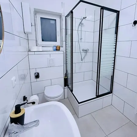 Koelner Street Loft ,neu Renoviert Fuer Bis Zu 5 Personen Mit Kueche Und Bad Apartmán